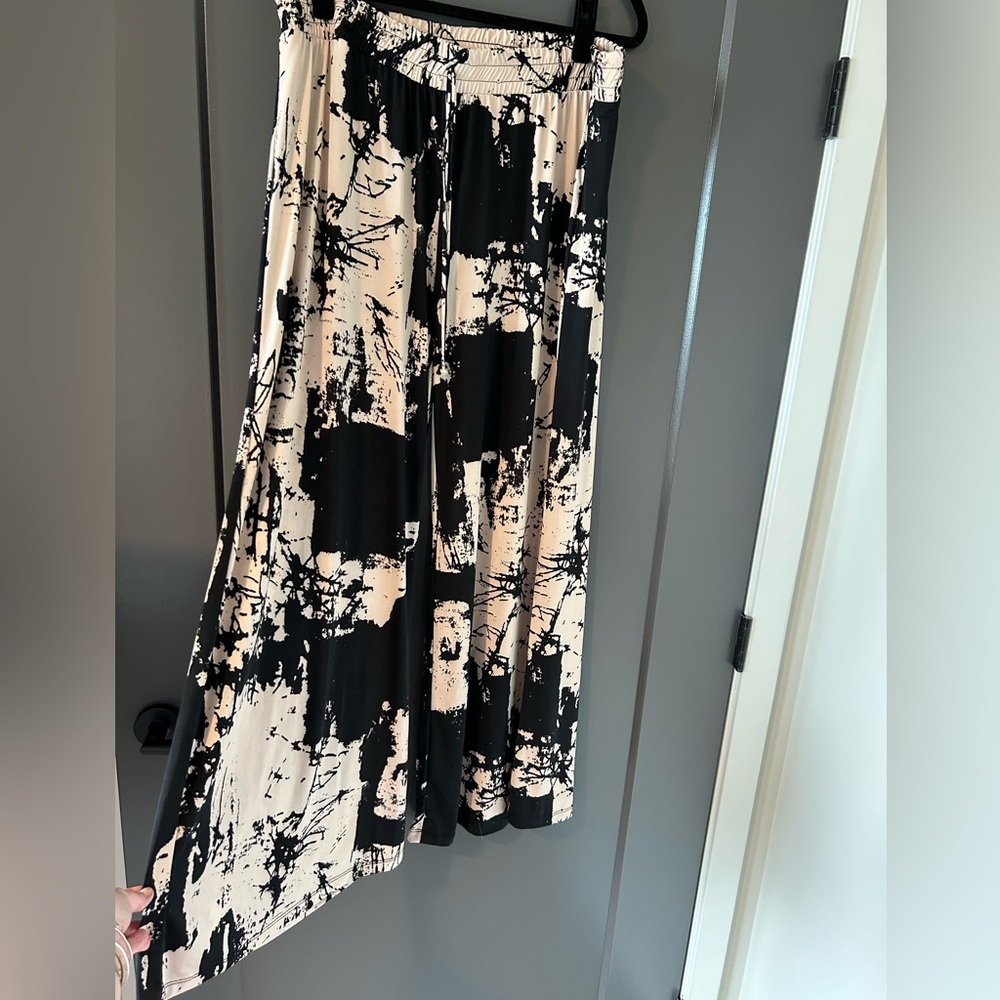Abstract Print Pant Set - Picture 7 of 9